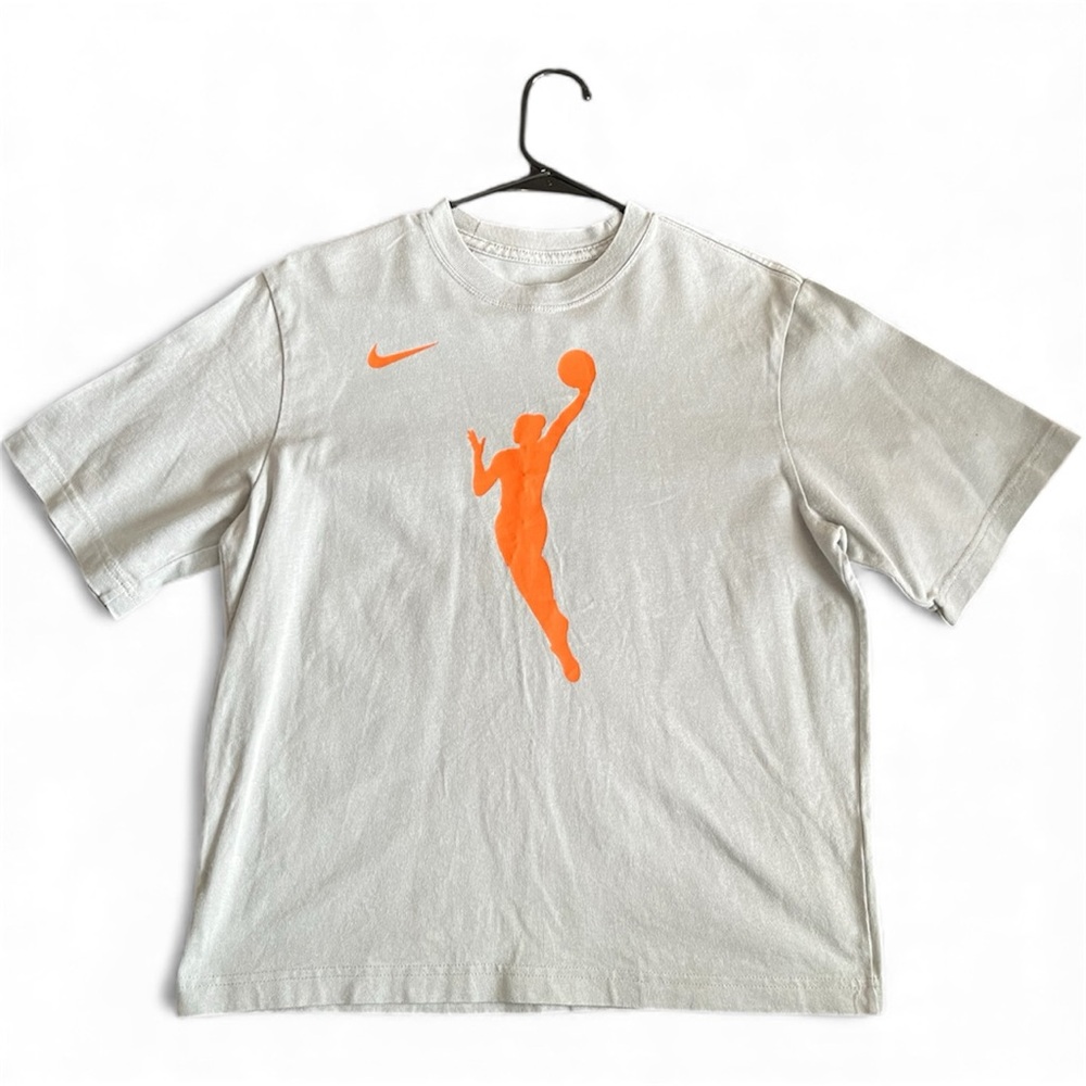 Nike WNBA T-Shirt with Orange Graphic XS